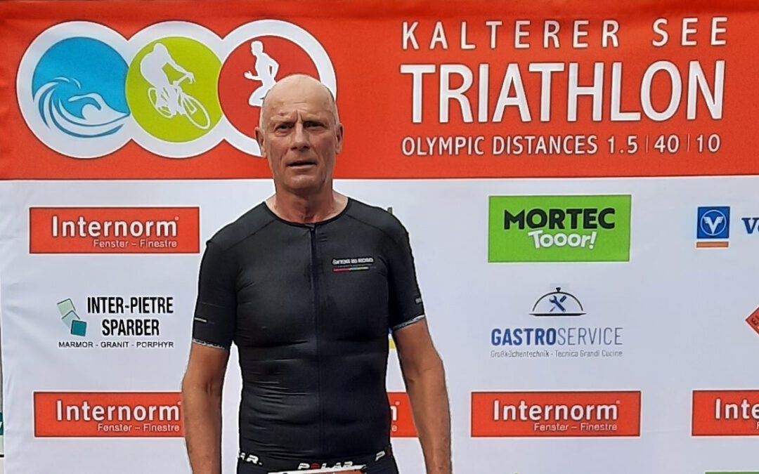 Uwe Späth erreicht 5. Platz beim Triathlon am Kalterer See